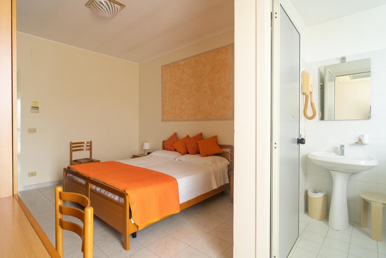 Hotel La Fonte Città Sant'Angelo Esterno foto