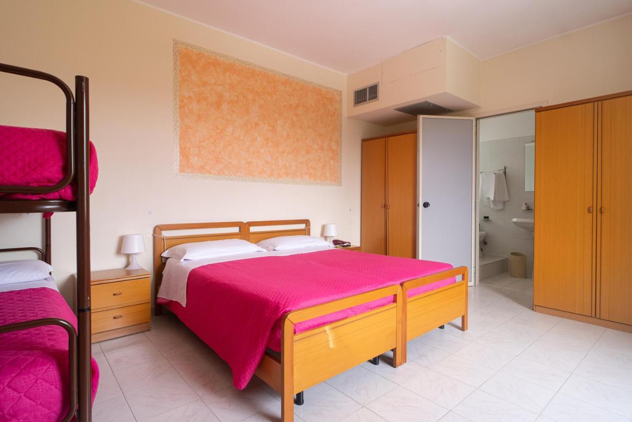 Hotel La Fonte Città Sant'Angelo Esterno foto