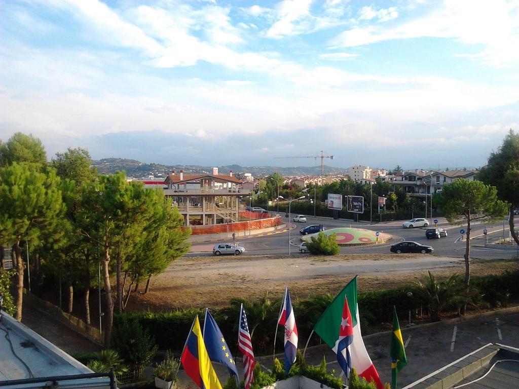 Hotel La Fonte Città Sant'Angelo Esterno foto